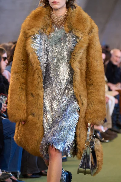 Look 104